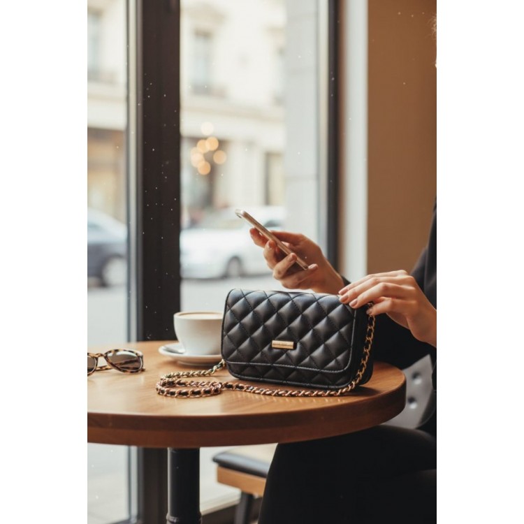 Kadın Kapitone Zincir Askılı Çapraz Çanta – Çok Gözlü, Kartlıklı, Fermuarlı Bölmeli